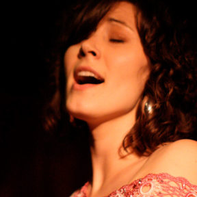 Julia Juhas singing